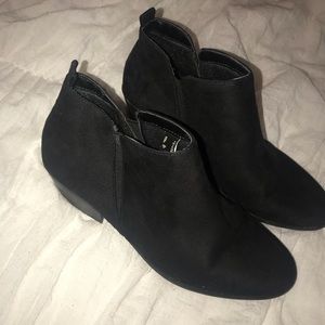 American Eagle black booties NEVER WORN